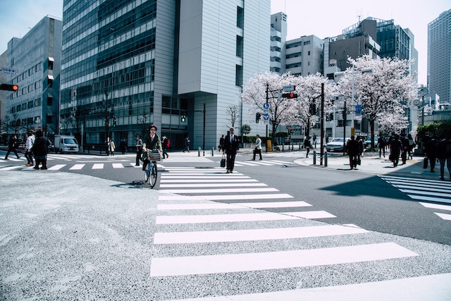 图木舒克为何勤工俭学对在日本的留学生的职业生涯至关重要？